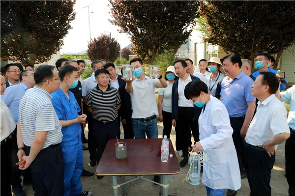 平博集团复工复产促增添项目观摩聚会与会职员走进绿色能源公司油气公司水情形公司陕北片区项目