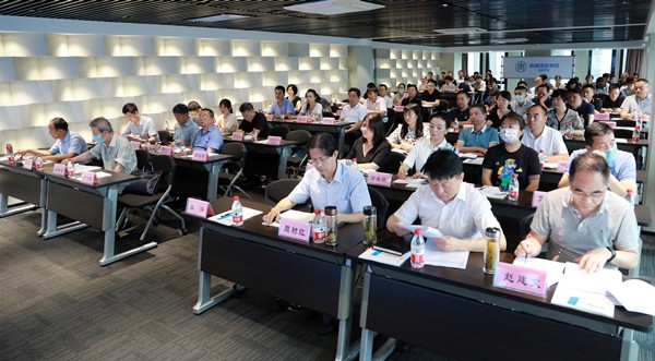 平博集团举行学习贯彻习近平总书记来陕考察主要讲话精神向导讲座｜陈再生作报告 熊良虎主持